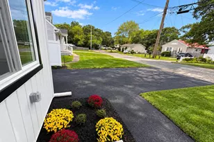 102 Pinewood Dr, Shirley, NY 11967 - Photo 5