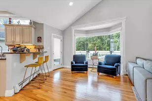 21 Buttonwood Dr, Dix Hills, NY 11746 - Photo 15