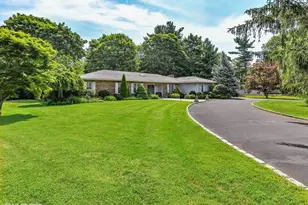 23 Hill House Ln, Glen Head, NY 11545 - Photo 3