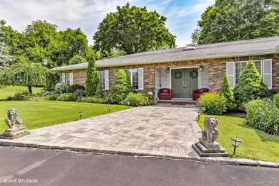 23 Hill House Lane, Glen Head, NY 11545 - Photo 5