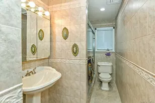 23 Hill House Ln, Glen Head, NY 11545 - Photo 15