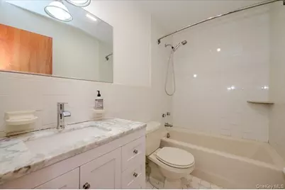 77 W Devonia Avenue, Mount Vernon, NY 10552 - Photo 11