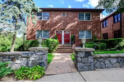 77 W Devonia Avenue, Mount Vernon, NY 10552 - Photo 1