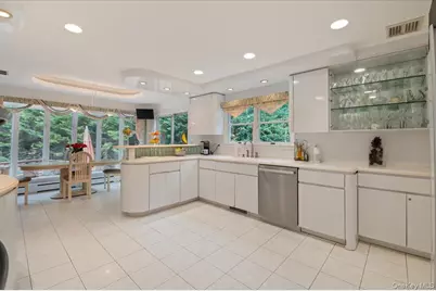 7 Faulkner Lane, Dix Hills, NY 11746 - Photo 17