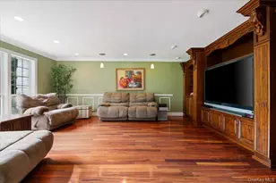 7 Faulkner Ln, Dix Hills, NY 11746 - Photo 5