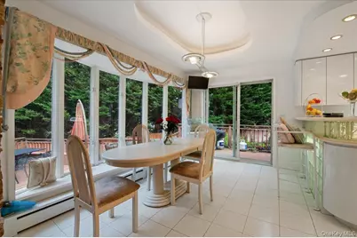 7 Faulkner Lane, Dix Hills, NY 11746 - Photo 19