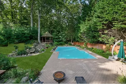 7 Faulkner Lane, Dix Hills, NY 11746 - Photo 37