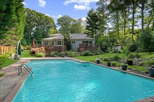 7 Faulkner Ln, Dix Hills, NY 11746 - Photo 39