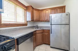 41 Mildred Pl, North Babylon, NY 11703 - Photo 7