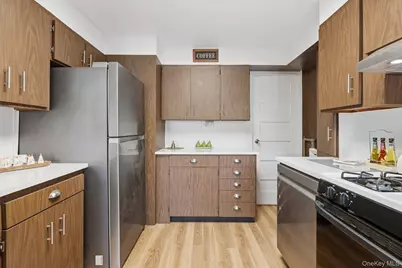 82 Quinby Avenue, White Plains, NY 10606 - Photo 15