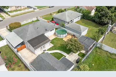 27 Croydon Road, Amityville, NY 11701 - Photo 17