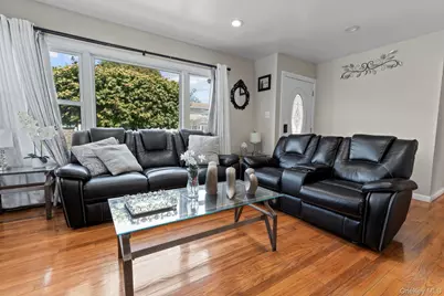 27 Croydon Road, Amityville, NY 11701 - Photo 5