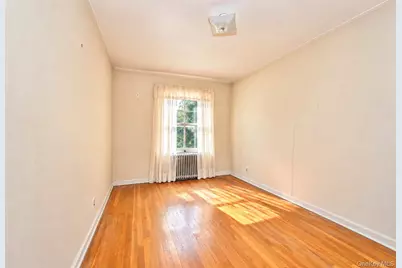 195-15 Station Road, Flushing, NY 11358 - Photo 15