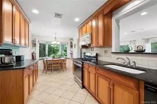 24 (Aka 28) Ritchie Dr, Yonkers, NY 10705 - Photo 9