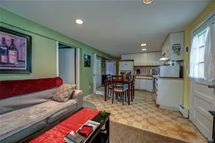 15 Earl Pl, Amityville, NY 11701 - Photo 17