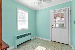 13 Inwood Rd, Glen Cove, NY 11542 - Photo 9