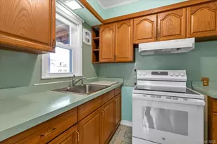 13 Inwood Rd, Glen Cove, NY 11542 - Photo 13