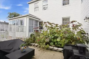 63 E Neck Ct, West Babylon, NY 11704 - Photo 3