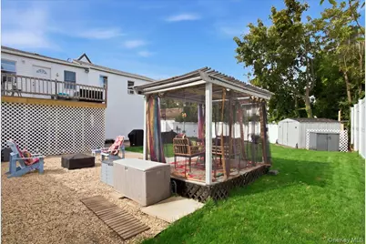 63 E Neck Court, West Babylon, NY 11704 - Photo 35