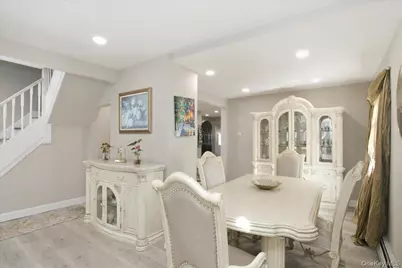 63 E Neck Court, West Babylon, NY 11704 - Photo 9