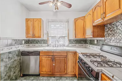 182 Commack Road, Deer Park, NY 11729 - Photo 19
