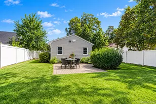 182 Commack Rd, Deer Park, NY 11729 - Photo 13