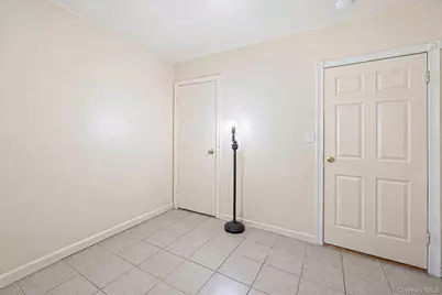 182 Commack Road, Deer Park, NY 11729 - Photo 25
