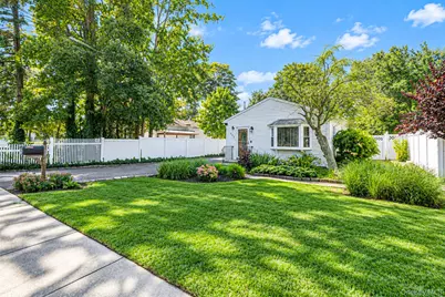 182 Commack Road, Deer Park, NY 11729 - Photo 9