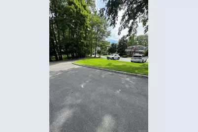 20 Tiffany Circle #20, Manhasset, NY 11030 - Photo 7