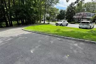 20 Tiffany Cir, Manhasset, NY 11030 - Photo 7