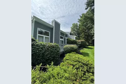20 Tiffany Circle #20, Manhasset, NY 11030 - Photo 5