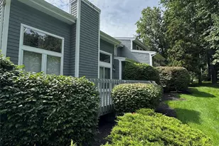20 Tiffany Cir, Manhasset, NY 11030 - Photo 5