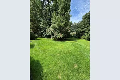 20 Tiffany Circle #20, Manhasset, NY 11030 - Photo 3