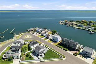 298 W Lido Promenade, Lindenhurst, NY 11757 - Photo 45