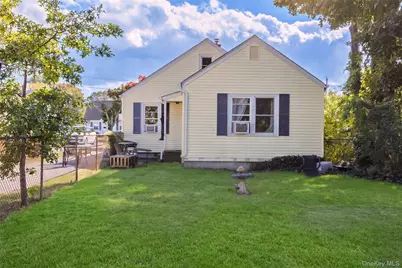 373 Oak Street, Patchogue, NY 11772 - Photo 29