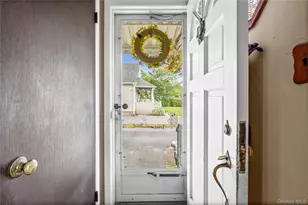 373 Oak St, Patchogue, NY 11772 - Photo 5