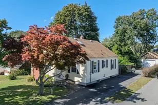 373 Oak St, Patchogue, NY 11772 - Photo 3