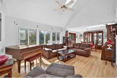 986 Cliff Avenue, Yorktown Heights, NY 10598 - Photo 5