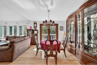 986 Cliff Avenue, Yorktown Heights, NY 10598 - Photo 7