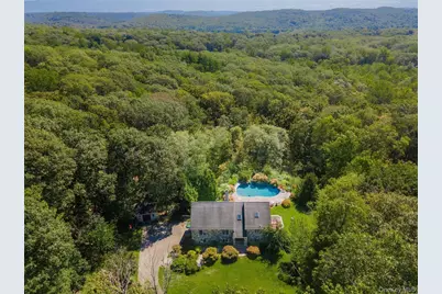 986 Cliff Avenue, Yorktown Heights, NY 10598 - Photo 1