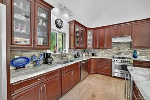 986 Cliff Ave, Yorktown Heights, NY 10598 - Photo 17