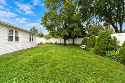 2909 Connecticut Avenue, Medford, NY 11763 - Photo 35