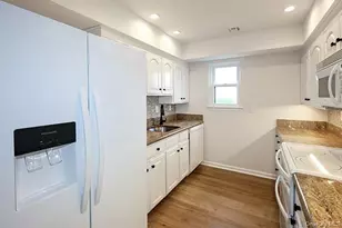 43 Cambridge Dr W, Copiague, NY 11726 - Photo 13