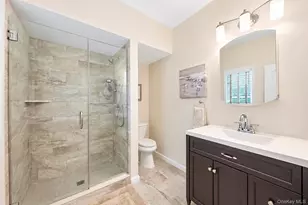 77 Maple Wood Ln, Riverhead, NY 11901 - Photo 31
