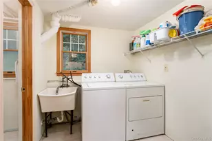 11 Longford St, Huntington, NY 11743 - Photo 17