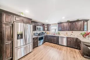 179 Ford St, Holbrook, NY 11741 - Photo 7
