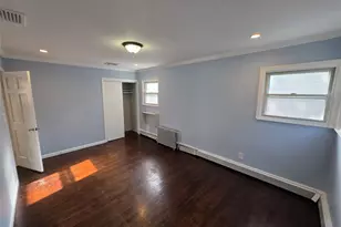 32-23 Plunkett Ave, Far Rockaway, NY 11691 - Photo 9