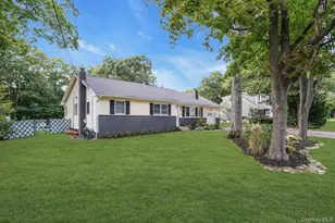 26 Williams Ave, Holtsville, NY 11742 - Photo 5