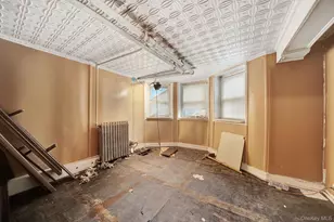 1934 Benedict Ave, Bronx, NY 10462 - Photo 35