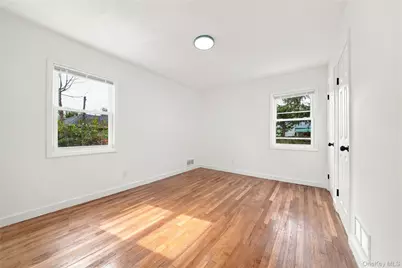 1977 Jackson Avenue, Elmont, NY 11003 - Photo 5